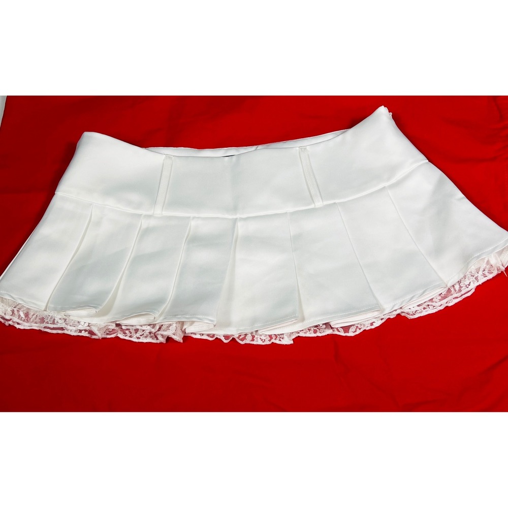 White Fox Boutique White Pleated Mini Skirt with Lace Trim